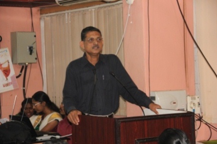 Dr. E. V. Nybe, Director(Academics & PG studies), Kerala Agricultural University, addressing the audience