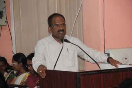 Prof. (Dr.) P. Rajendran, Hon'ble Vice-Chancellor, Kerala Agricultural University addressing the audience
